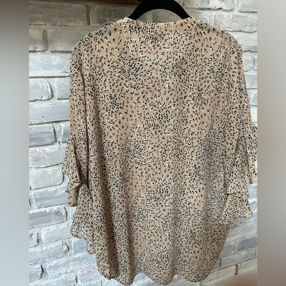 Vince Camuto Blouse - Picture 7 of 7